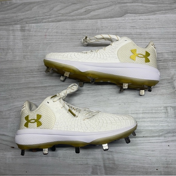 Under Armour UA Glyde 2 MT White Gold Softball Cleats Women’s size 7 - Picture 3 of 15